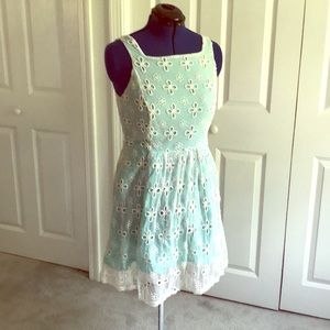 Jennifer Lopez Blue & White Lace Dress w/ POCKETS